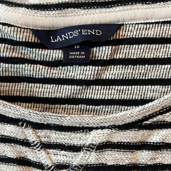 Lands’ End Women’s Black and White Striped Sweatshirt (NWOT) - Picture 3 of 7